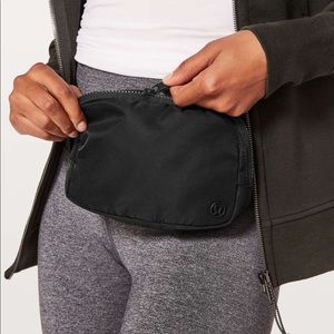 NWT Lululemon everywhere belt bag black